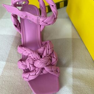 Circus by Sam Edelman Mable Ankle Strap Sandal in Fiji Flower pink size 6
